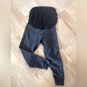 Beyond the Bump maternity yoga pants size L